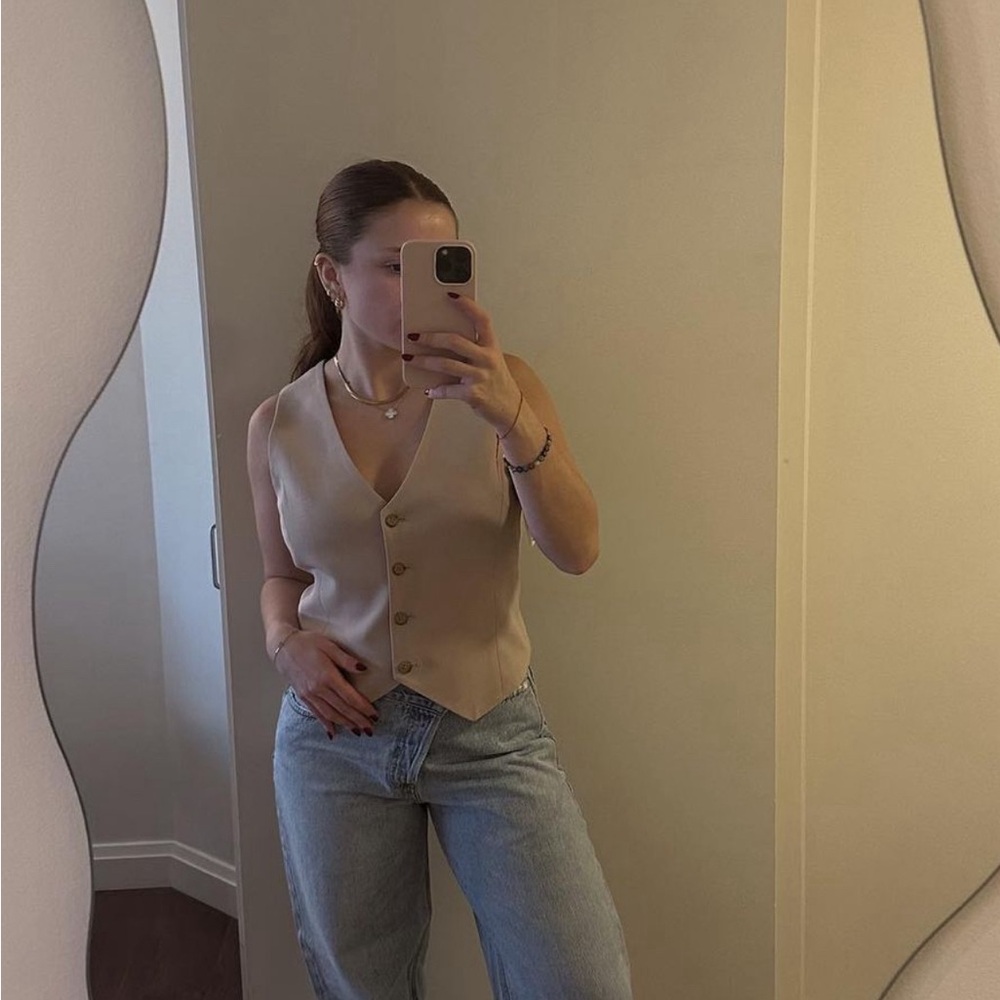 Beige Aritzia Vest